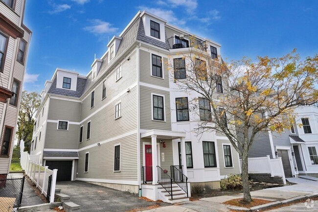 Building Photo - 213 E Eagle St Unit 2 Rental
