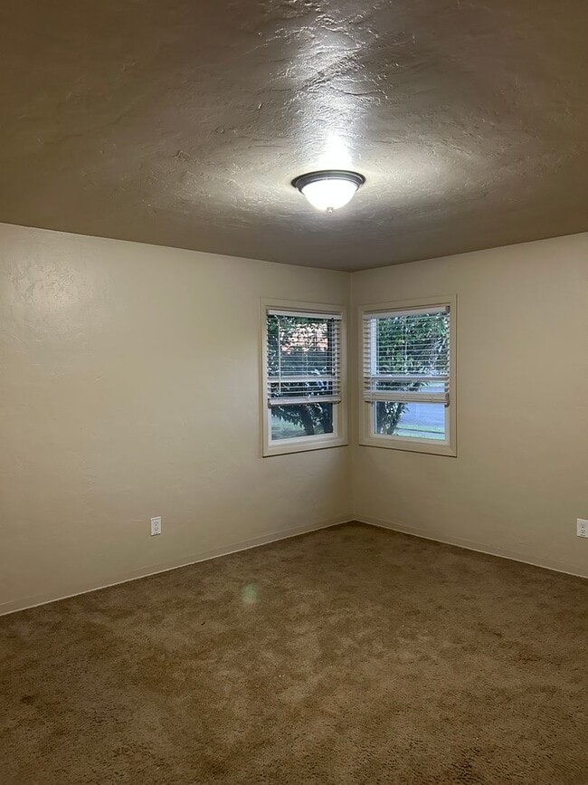 Photo - (889) Beca Ave Cottage - PET FRIENDLY - 2 Bed / 1 Bath