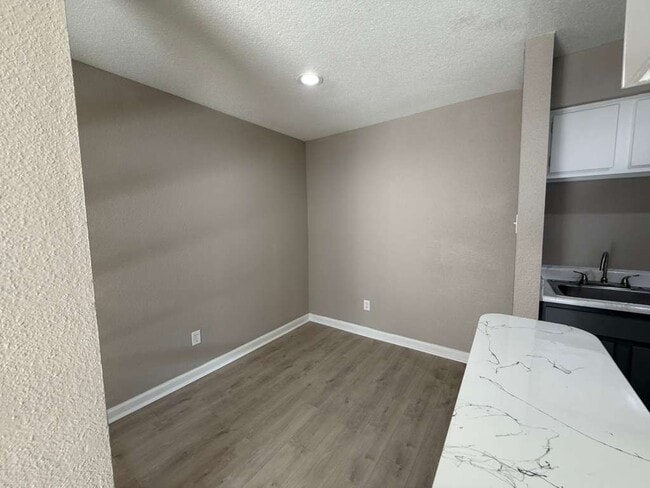 Photo - 8801 Glencrest Apartments