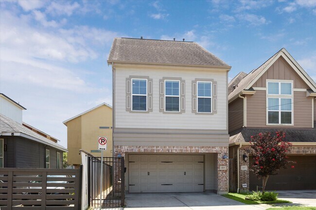 Photo - 4415 Marina St