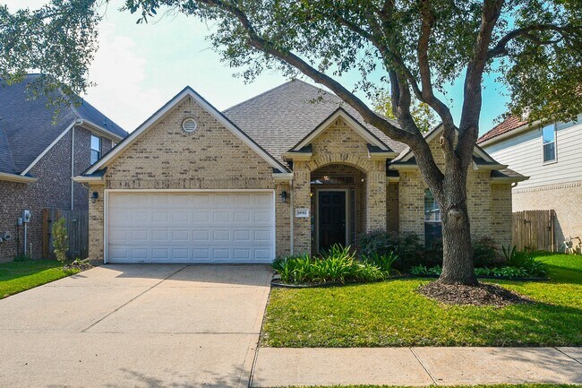 Building Photo - 18911 Dural Dr