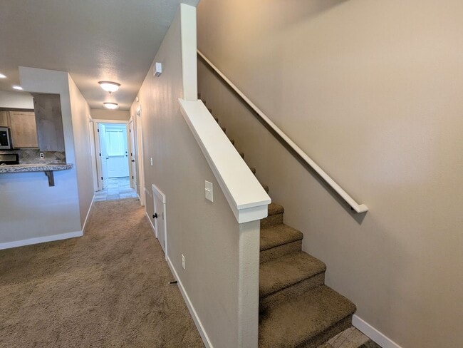 Photo - Gorgeous 3x2 townhouse, single-car garage,...