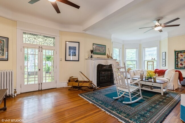 Photo - 1232 Hinman Ave