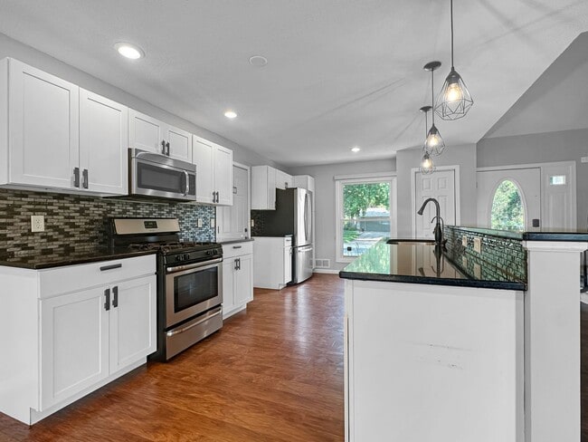 Photo - 2814 Woodridge Ln