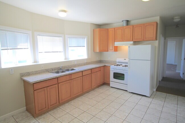 Photo - 1152 53rd St Unit Apt.4