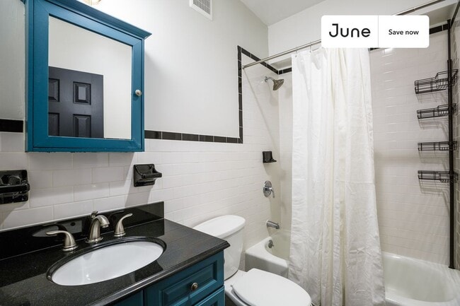 Photo - 356 W 39th St