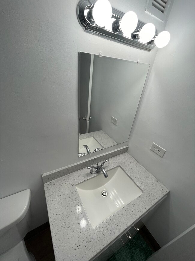 Photo - 905 Brickell Bay Dr Unit 1423