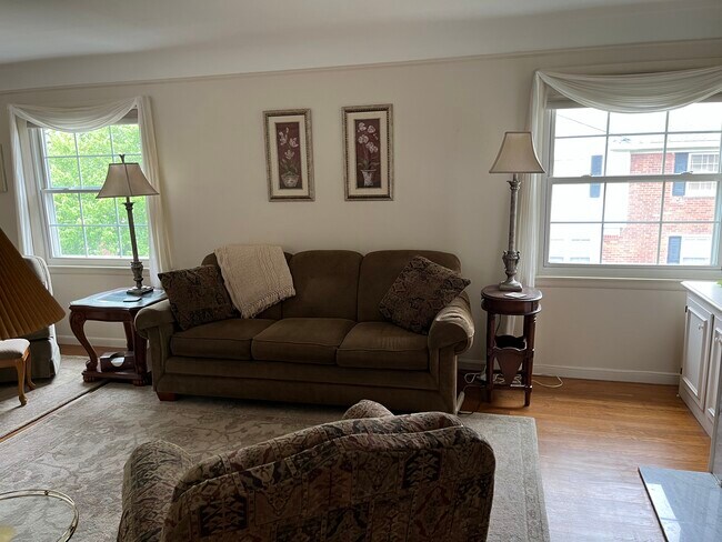 Photo - 611 Notre Dame St Unit 21