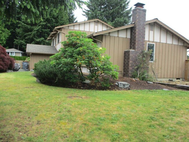 Photo - 3 Bedroom, 2.5 bathroom split level home in University Place