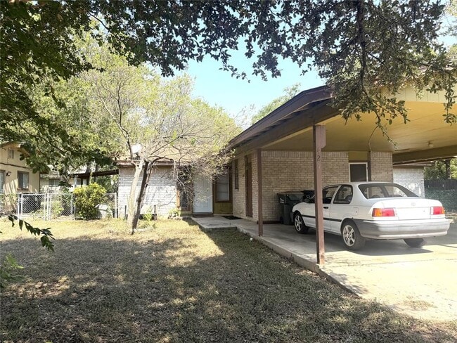421 Live Oak St