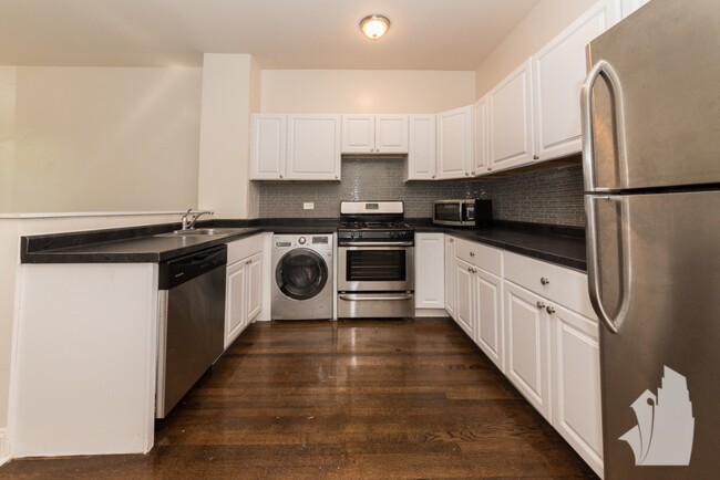 Photo - 710 W Roscoe St Apartments Unit 646.5-3N