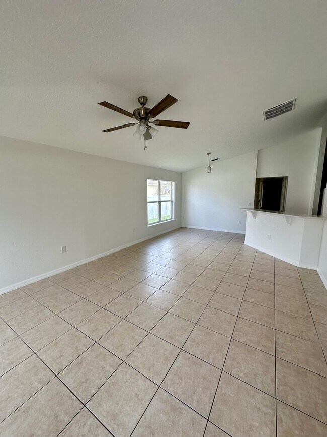 Photo - NEWLY RENOVATED Duplex available NOW!
