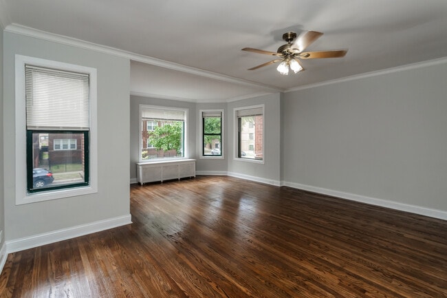 Photo - 6913 S Paxton Ave Unit 1