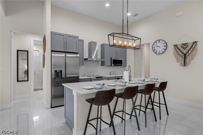 1137 SW 18th Ct