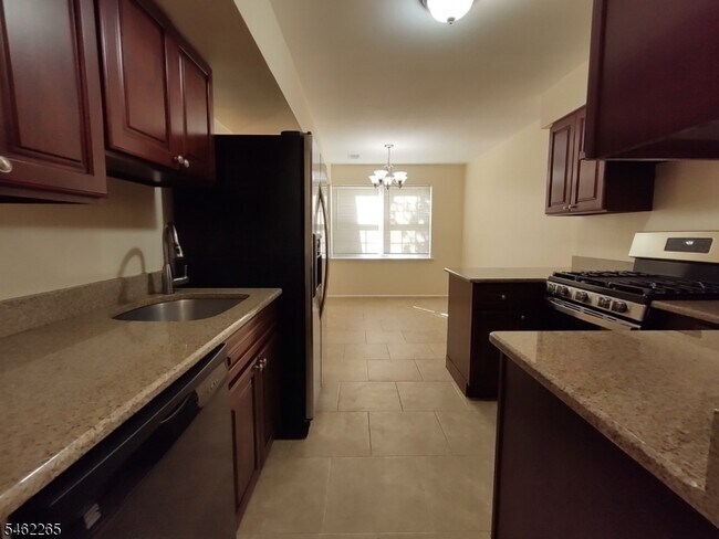 Photo - 1807 Green Hollow Dr