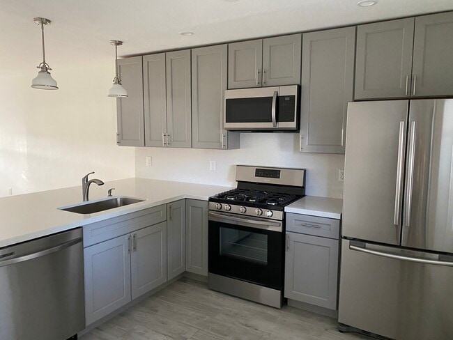 Building Photo - 1729 N 16th Ct Unit 1