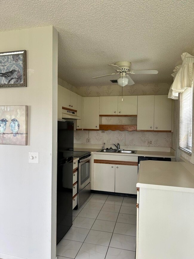 Building Photo - 21 Lake Vista Trail Unit 105