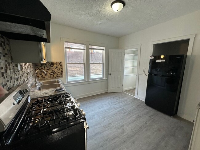 Photo - 3069 N 29th St Unit Upper