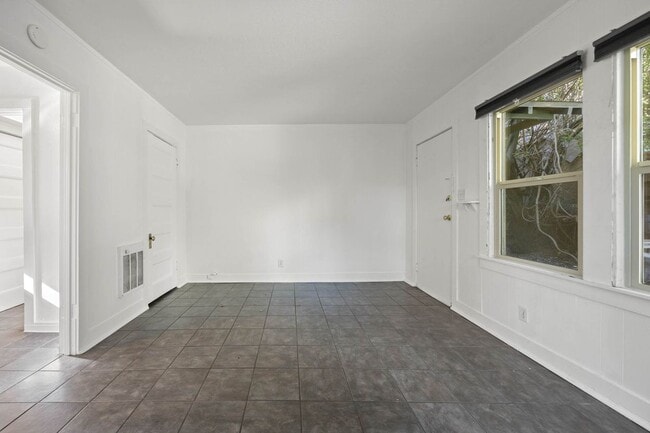 Photo - 1816 Carleton St