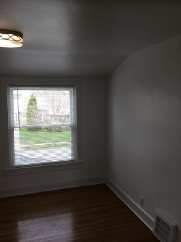 Photo - 358 Washington Ave Unit Upper