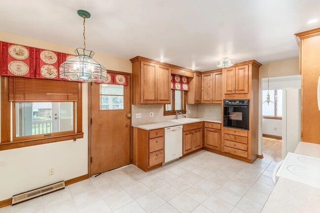 Photo - 3628 Clearview Ave