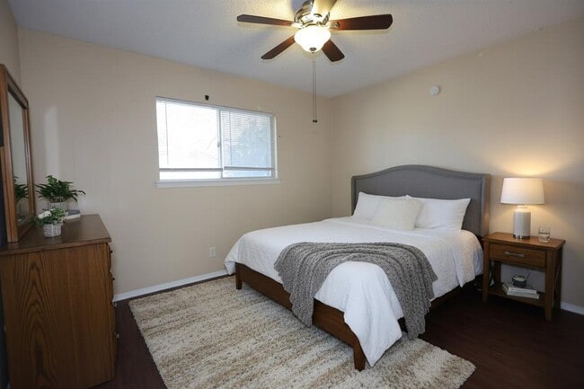 Photo - 1245 N LBJ Dr