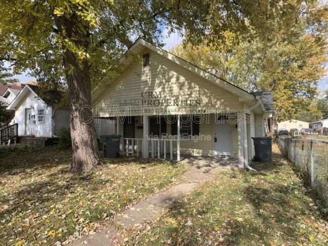 Building Photo - 1528 E Gimber St