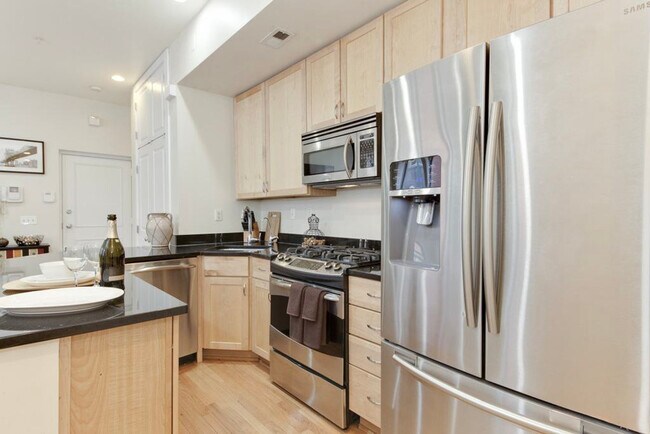 Photo - 1220 13th St NW Unidad ID596P