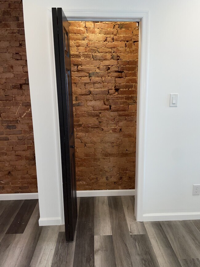 Photo - 2853 N 13th St