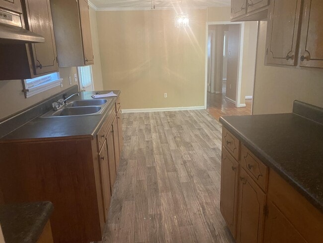 Photo - 1096 Berrywood Ave