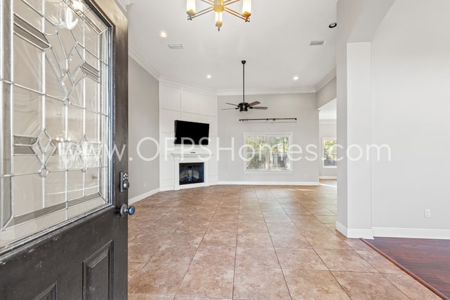 Photo - 120 Lake Merial Blvd