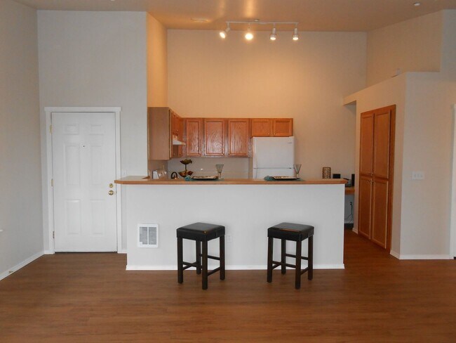 Photo - Selkirk Lodge Apartments