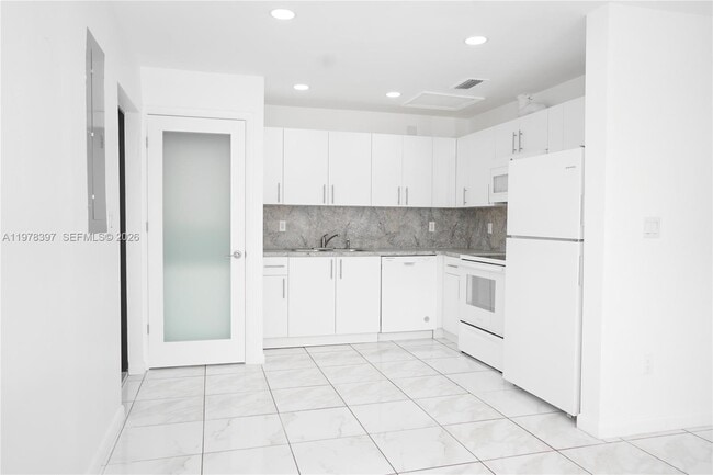 Photo - 3423 SW 3rd St Unit 1