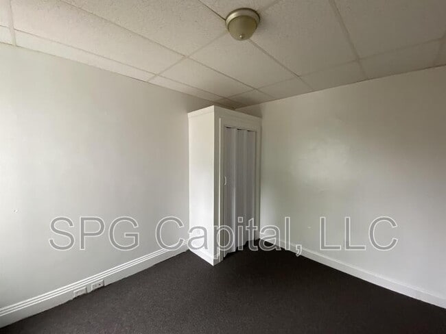 Photo - 214 W Jackson St