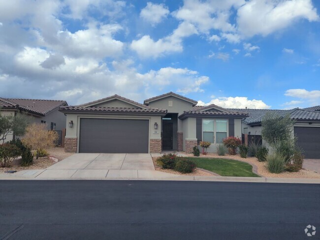 Building Photo - 3 Bedroom 2 Bath Home - Dog Friendly!
