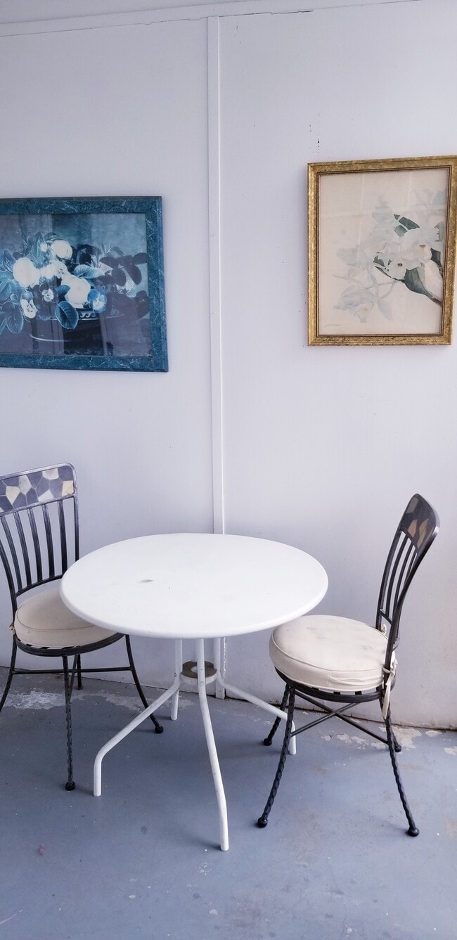 Building Photo - 342 Fairmont Ave Unit Apt 3