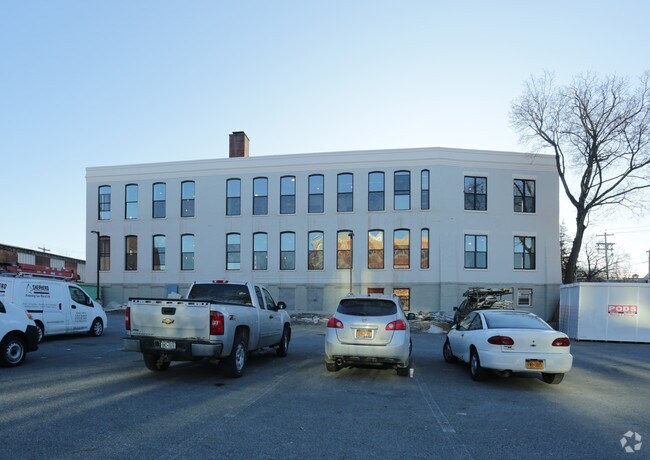 Photo - 487 Nott St