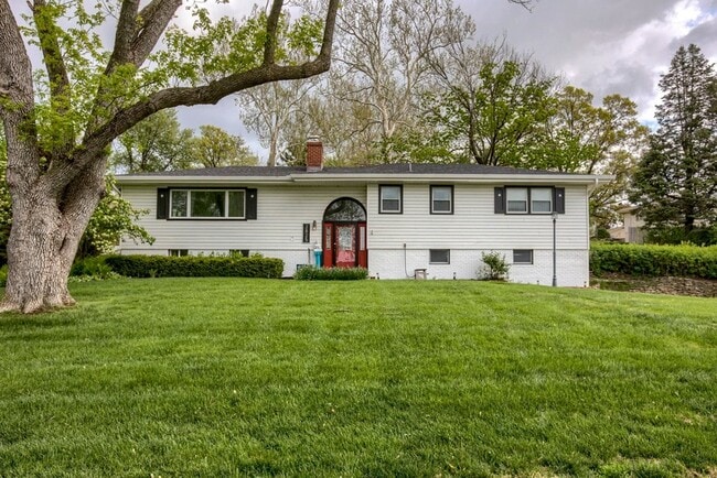 Photo - 2825 S 106th St House