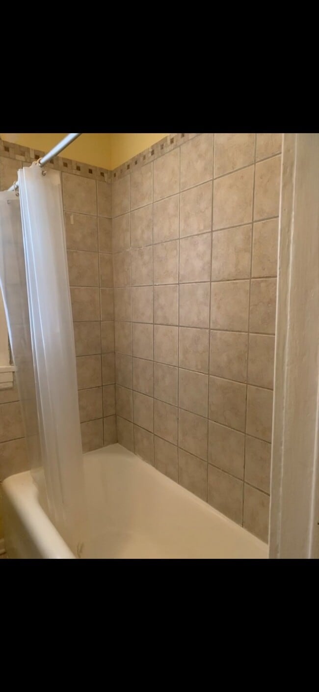 Photo - 1152 Lyman Ave Unit 1R