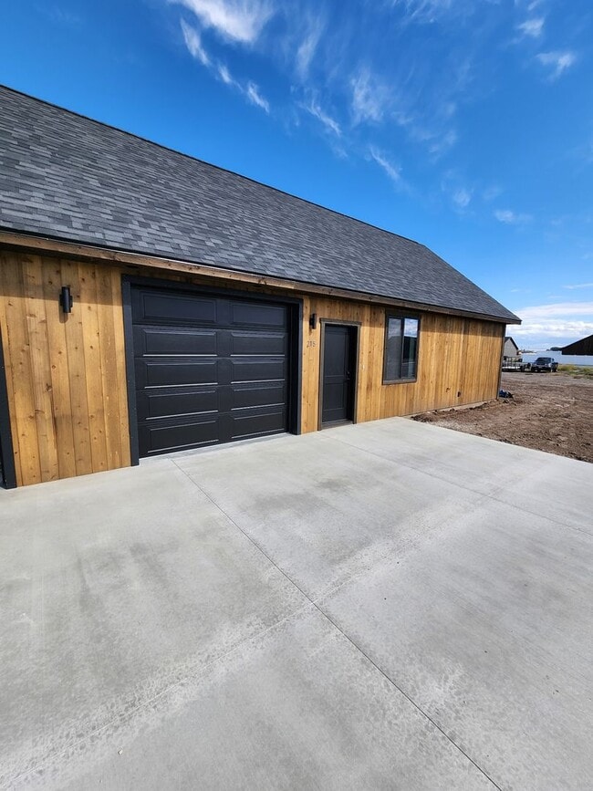 Building Photo - K215LI Unit ADU