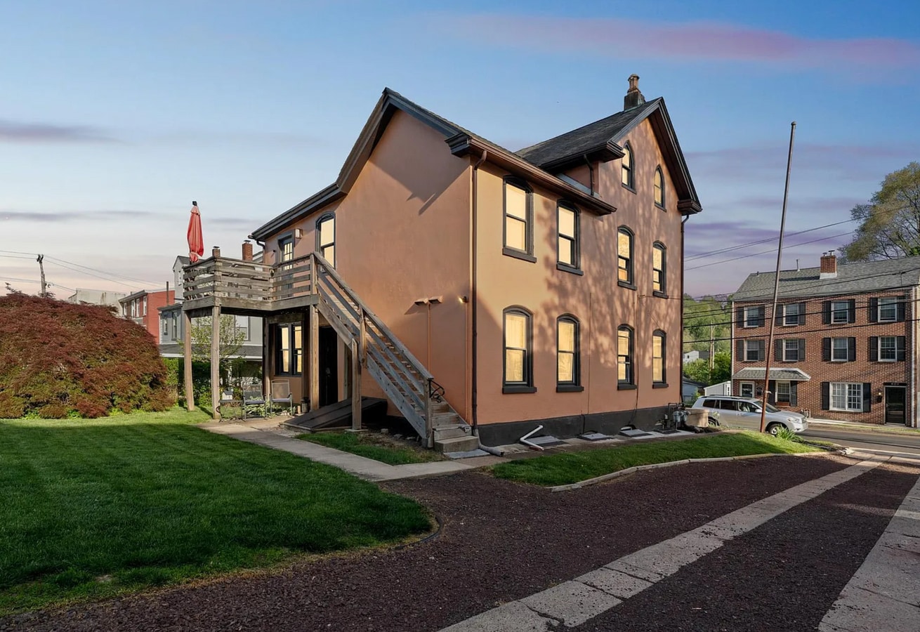 Photo - 814 E Hector St Unit Garage