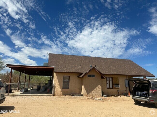 Building Photo - 1328 E Maddock Rd Rental