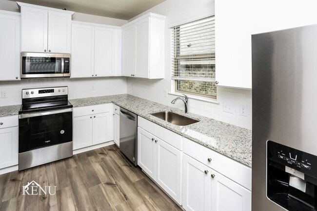 Photo - 309 Ridgeland Oak Dr