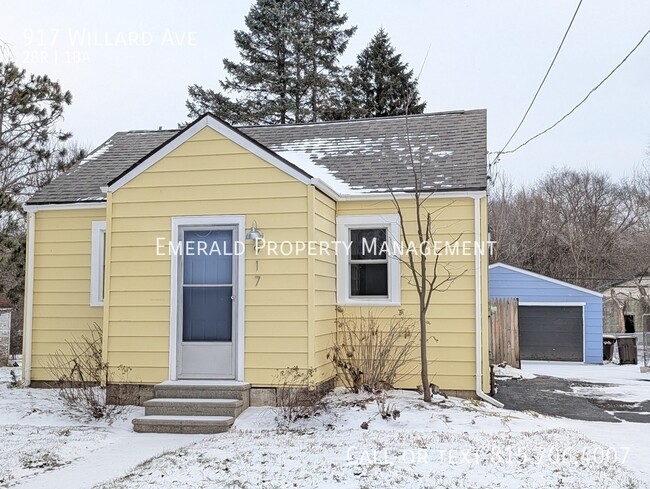 Building Photo - 917 Willard Ave W