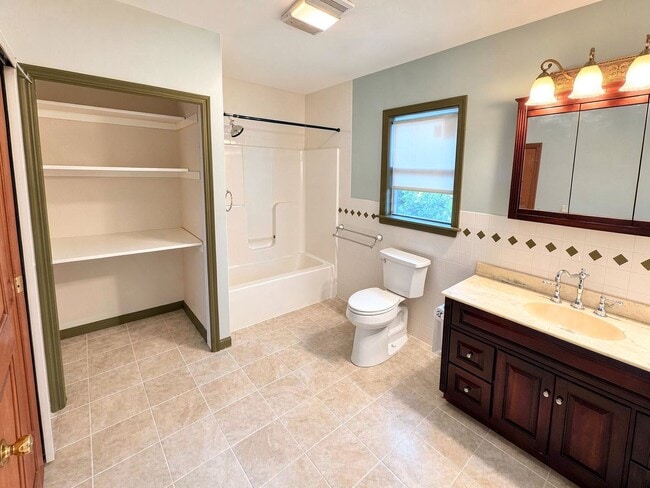 Photo - Beautiful 2 Bedroom Home in Lowell