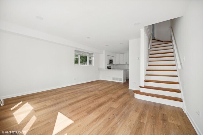 Photo - 528 Poplar Dr