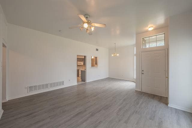 Photo - 3031 Lela St