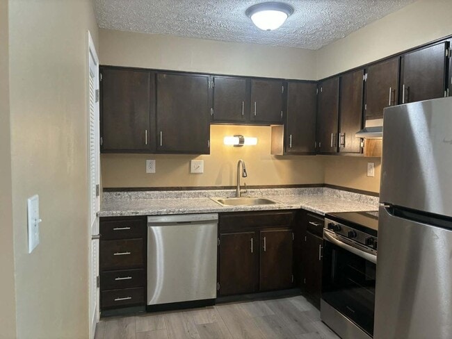 Photo - 301 Halia Crest