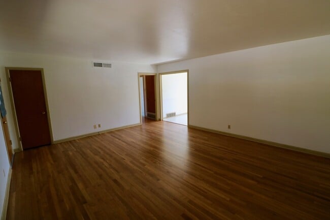 Photo - 105 E Xavier-