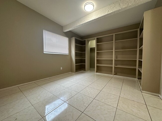 Photo - 8728 N Mandarine Pl Unidad B